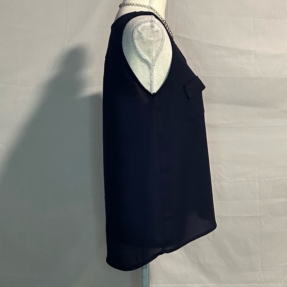 Tops/T-Shirts/Tanks👚 - 2 for $15 or 3 for $20 (Mix & Match) - Picture 3 of 5